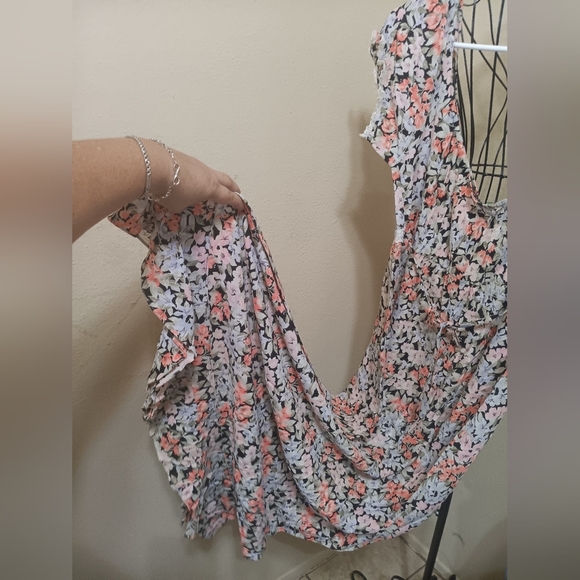 Floral V-Neck Maxi Dress - Multicolor - Picture 6 of 10